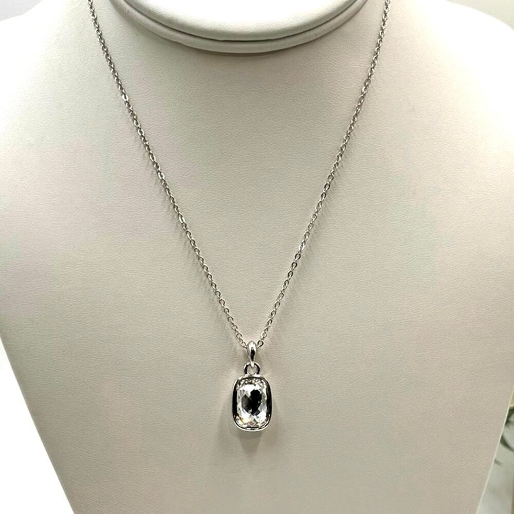 Swarovski Signed Elegant Faceted‎ Clear Crystal Platinum Plated Necklace